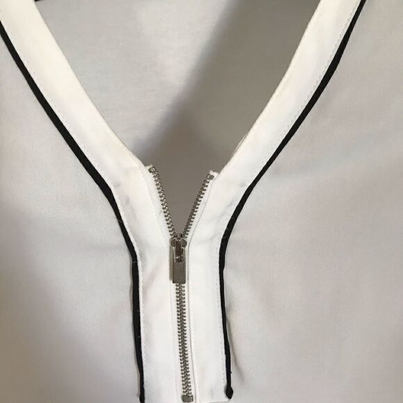 Ladies Sleeveless Summer Top! small - Picture 3 of 4